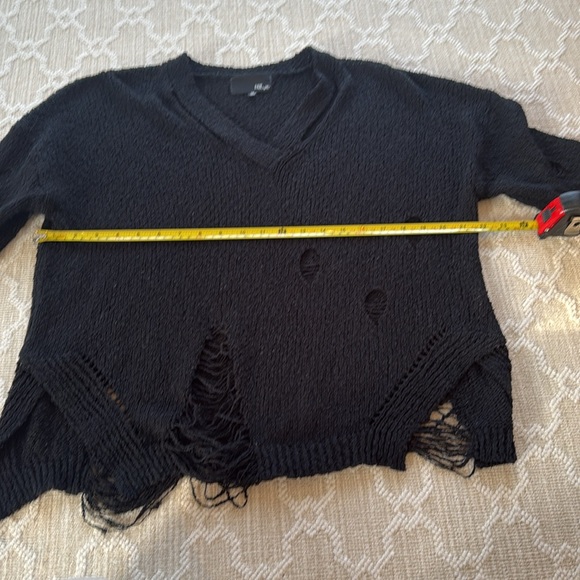 Black relaxed sweater purposefully shredded look. Very soft comf very good cond - Picture 4 of 7